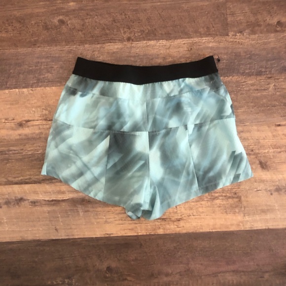 Nike Dri-Fit Eclipse 3” Running Shorts Blue Tie-Dye L EUC - Picture 3 of 3
